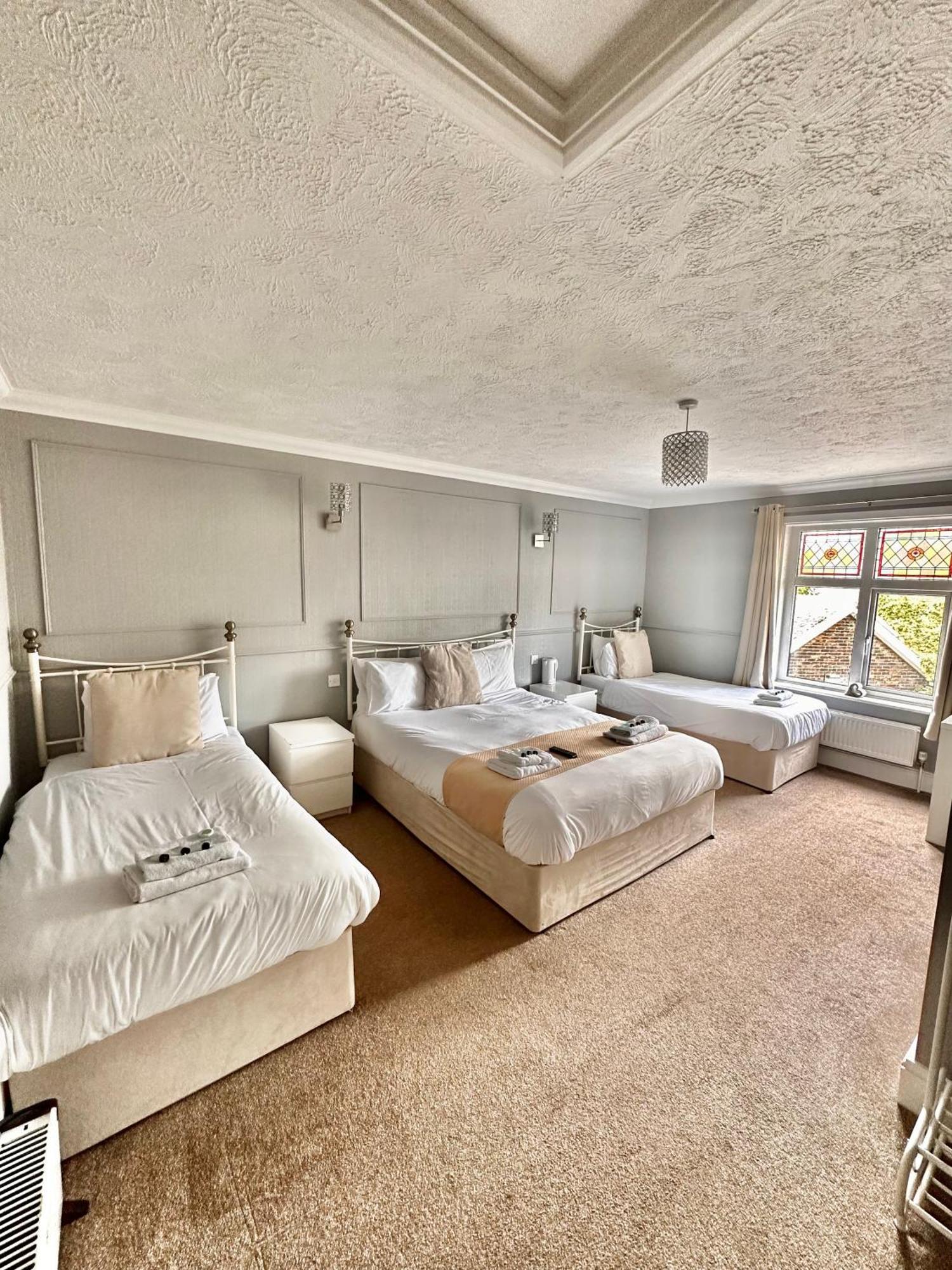 The Six Bells Bed & Breakfast Rochester  Dış mekan fotoğraf